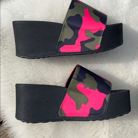 Jessica Simpson Shoes - NWOB Jessica Simpson Neon Pink Camo Faille Sandals